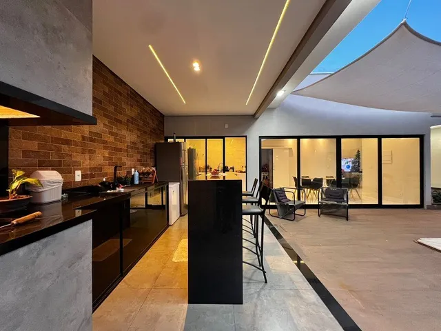 Imagem 2: Casa Moderna , Dentro de Condomínio , 3 Suítes, Lazer Completo na Avenida da