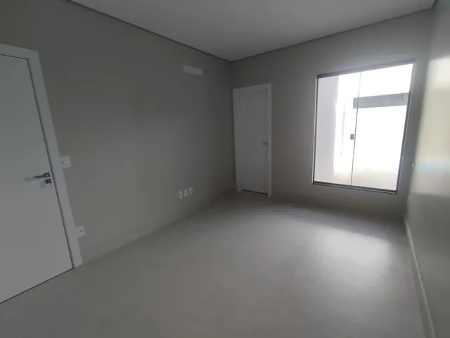 Imagem 3: Casa Nova Moderna 4 Suítes Lazer Completo Dentro de Condomínio na Rua 08 em Vicente