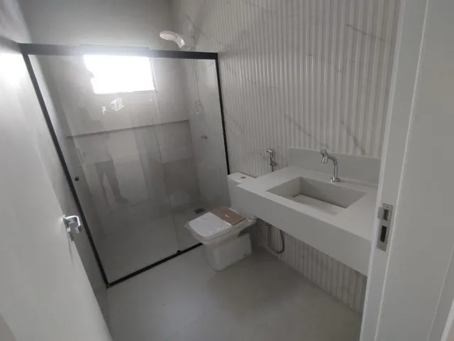 Imagem 10: Casa Nova Moderna 4 Suítes Lazer Completo Dentro de Condomínio na Rua 08 em Vicente