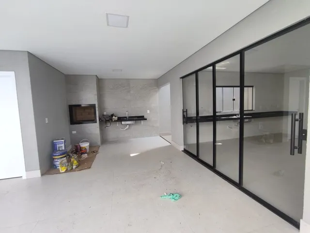Imagem 4: Casa Nova Moderna 4 Suítes Lazer Completo Dentro de Condomínio na Rua 08 em Vicente