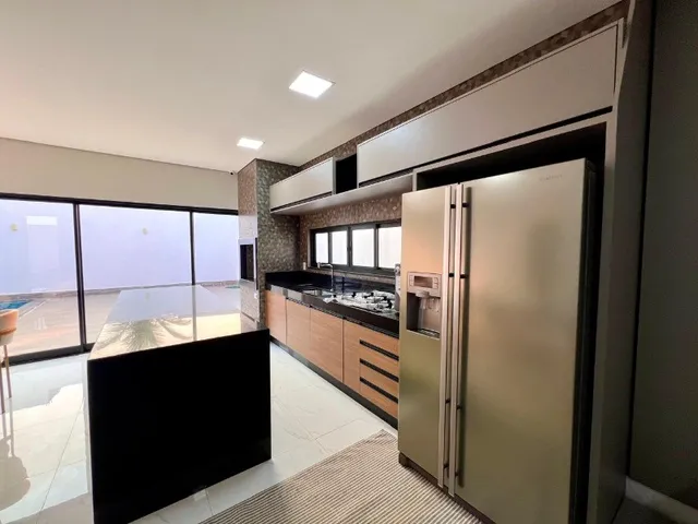 Imagem 2: Casa Moderna Escriturada e Quitada Dentro de Condomínio 3 Suítes Lazer Completo na