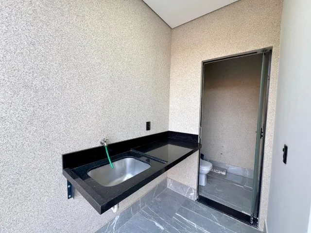 Imagem 2: Casa Moderna Escriturada e Quitada Dentro de Condomínio 3 Suítes Lazer Completo na