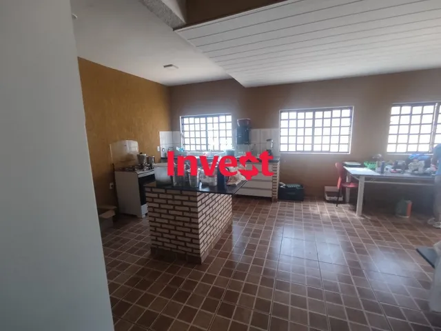 Imagem 3: Sobrado com 4 Quartos + Edícula de 2 Quartos, Piscina, Dentro de Condomínio na Rua 08