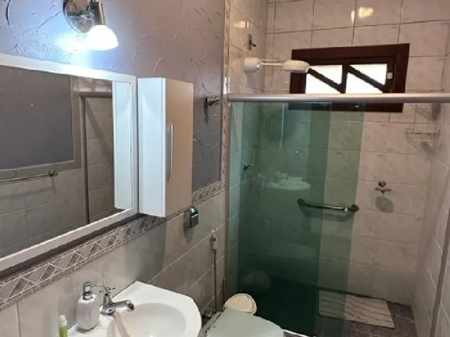 Imagem 3: Casa Excelente, Dentro de Condomínio, 5 Quartos, Lazer Completo na Quadra 20 do Park Way