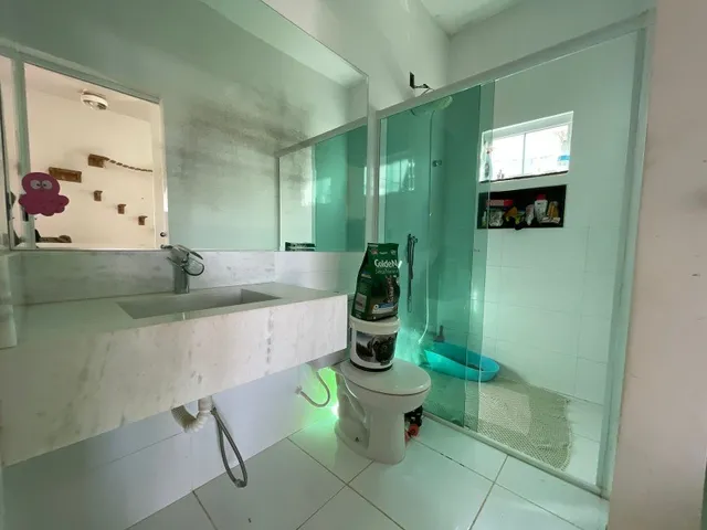 Imagem 2: Ótima Casa, 3 Suítes, Piscina e Churrasqueira, Lote de 400m², Dentro de Condomínio na