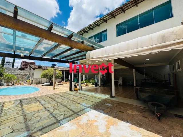 Imagem 11: Excelente Casa Alto Padrão, semi-moderna, 4 Quartos sendo 4 suítes - Lote 800m² - Rua