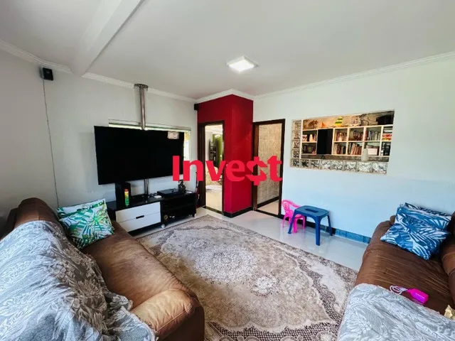 Imagem 5: Excelente Casa Alto Padrão, semi-moderna, 4 Quartos sendo 4 suítes - Lote 800m² - Rua