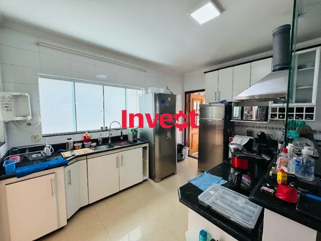 Imagem 7: Excelente Casa Alto Padrão, semi-moderna, 4 Quartos sendo 4 suítes - Lote 800m² - Rua