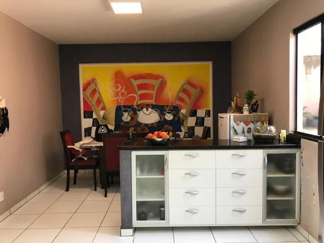 Imagem 9: Casa com 2 Andares, Dentro de Condomínio, 5 Quartos, Lote de 400m², Boa Localização
