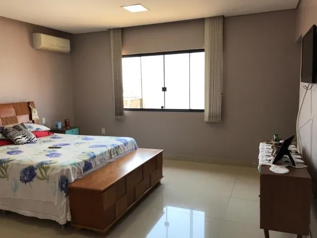 Imagem 4: Casa com 2 Andares, Dentro de Condomínio, 5 Quartos, Lote de 400m², Boa Localização
