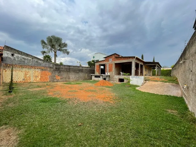Imagem 6: Casa Térrea com 2 Suítes, Lote de 781m², Dentro de Condomínio Vazado Para a Via