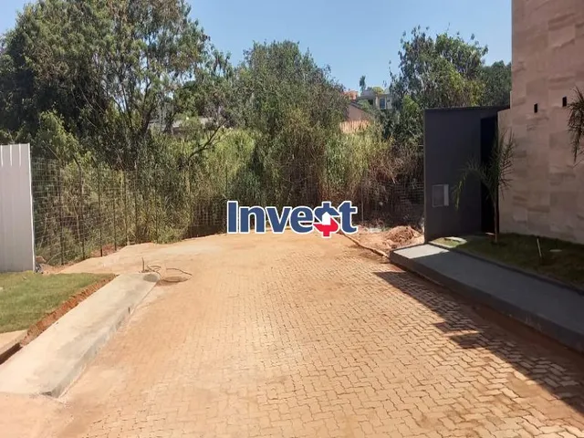 Imagem 3: Lote com Excelente Localização, Dentro de Condomínio, 425m² de Área Total, 17 metros