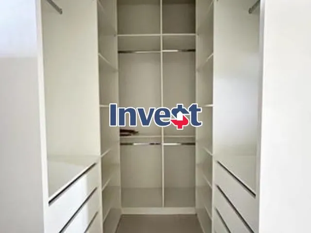 Imagem 5: Casa Moderna, Dentro de Condomínio, 4 Suítes, Lote de 400m², Lazer Completo na Rua 01