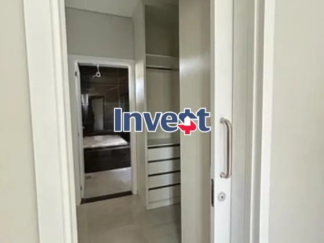 Imagem 3: Casa Moderna, Dentro de Condomínio, 4 Suítes, Lote de 400m², Lazer Completo na Rua 01