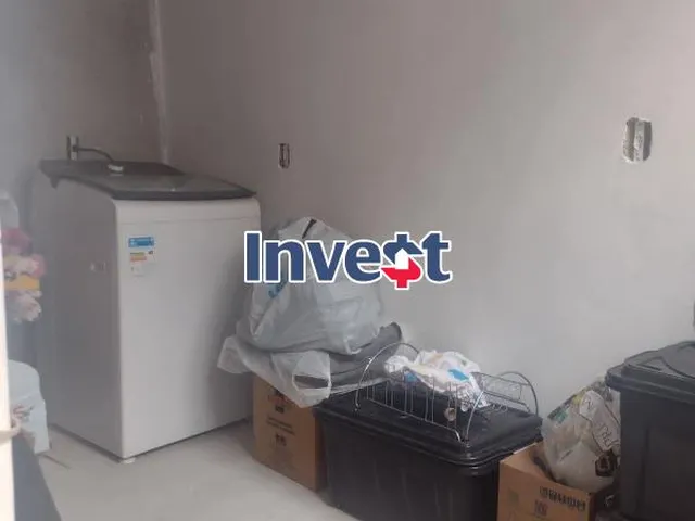 Imagem 2: Casa com 2 Quartos, Suíte, Sala, Cozinha e 2 WC, Acabamento Fino, Fora de Condomínio na