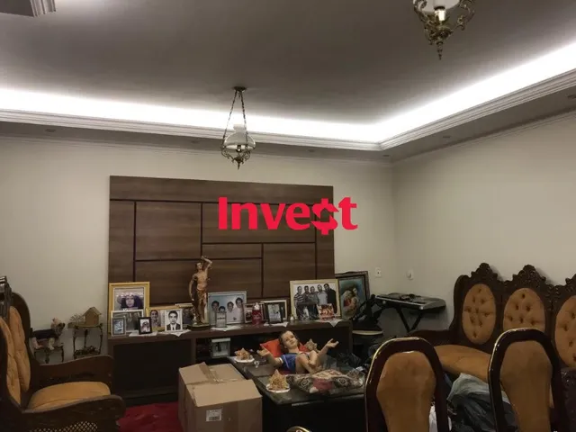 Imagem 1: Casa com 2 Pavimentos, 6 Quartos, Lote de 1.000m², Dentro de Condomínio Vazado Para a