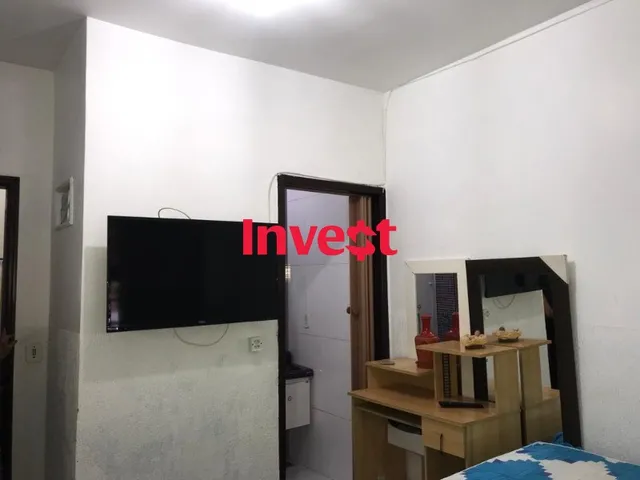 Imagem 2: Casa com 2 Pavimentos, 6 Quartos, Lote de 1.000m², Dentro de Condomínio Vazado Para a