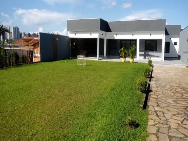 Imagem: Casa Moderna, Alto Padrão, Dentro de Condomínio