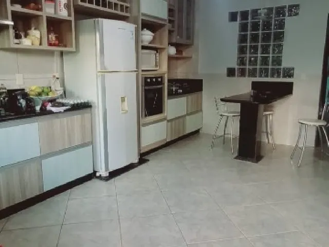 Imagem 11: Casa com 3 Suítes, Ótima Localização, Dentro de Condomínio, Churrasqueira, Lote de