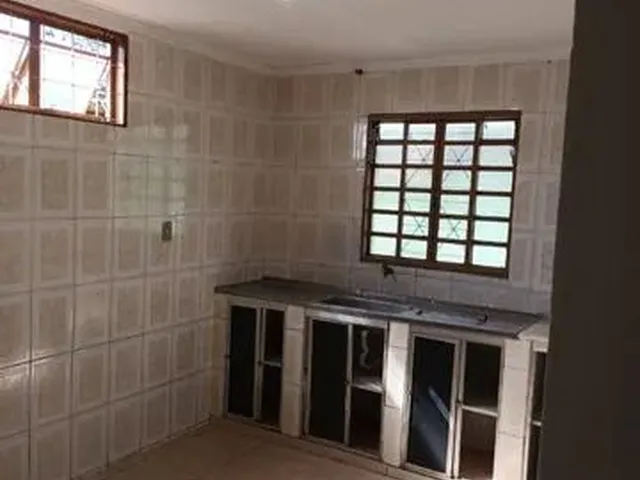 Imagem 2: Casa com 3 Dormitórios para Alugar, por R$ 1.200/Mês - Setor Tradicional - São