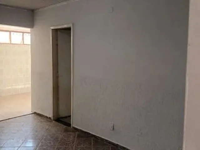 Imagem 4: Casa com 3 Dormitórios para Alugar, por R$ 1.200/Mês - Setor Tradicional - São