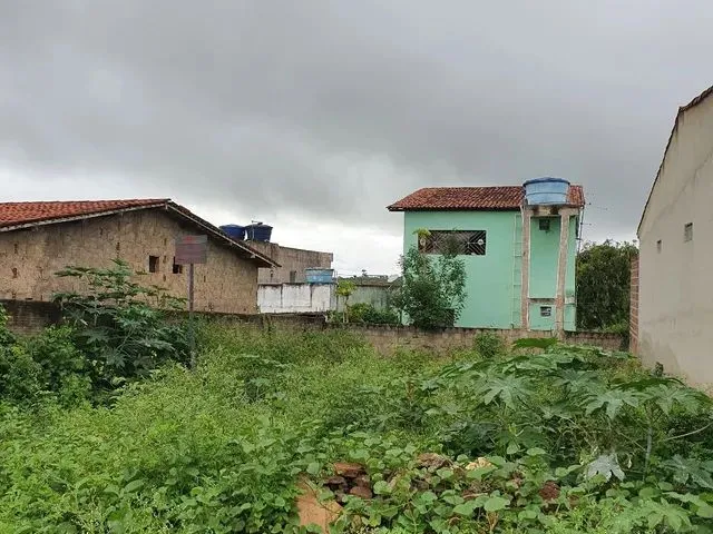 Imagem: O terreno possui 200m² de Área e está localizado em