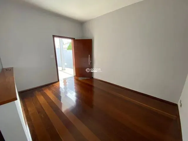 Imagem: Casa para Aluguel, 3 Quartos, 1 Suíte