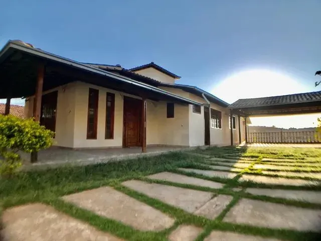 Imagem: Casa para Aluguel, 3 Quartos, 2 Suítes