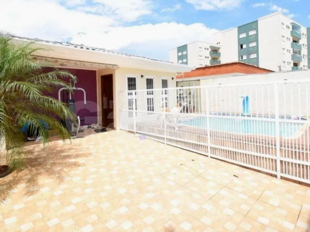 Imagem: Casa em Peruíbe com 3 Quartos e Área de