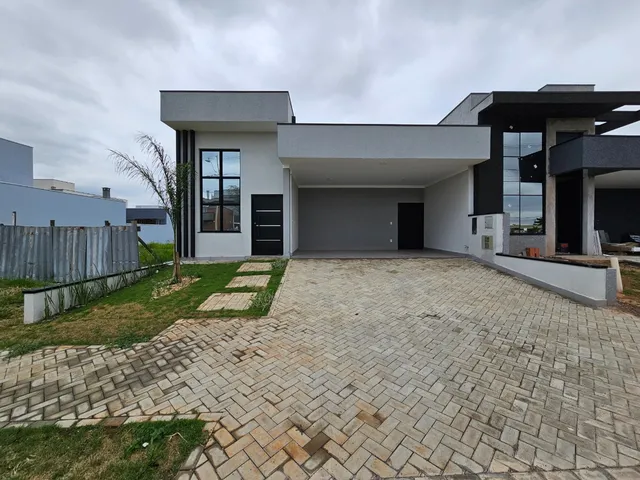 Imagem 1: Oportunidade única: Casa em condomínio de luxo com 3 quartos, 1 suíte, 2 salas e 4