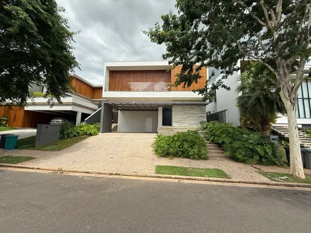 Imagem: Casa de Luxo em Condomínio à Venda em
