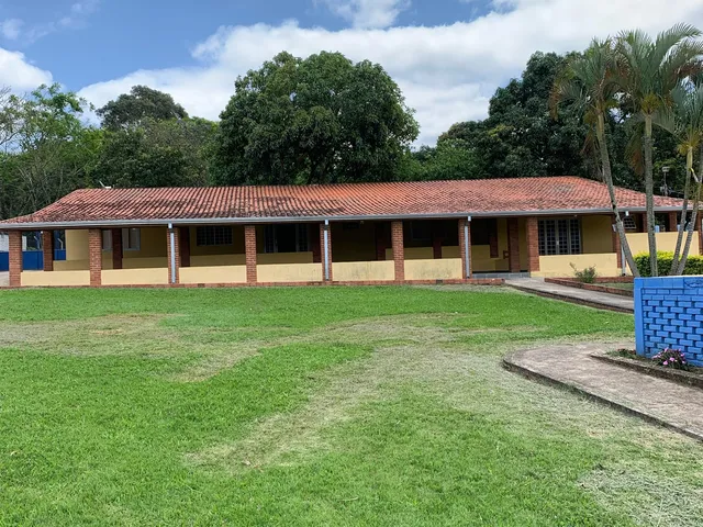 Imagem 3: Chácara 60m2 Casa principal com dois dormitórios,, sala de estar, cozinha grande e