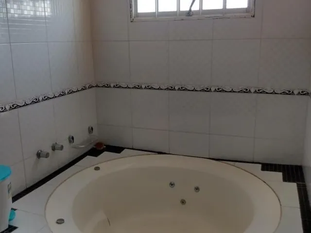 Imagem 15: Um belo sobrado em Betel com 4 dormitórios, 2 suítes com banheiras, banheiro social