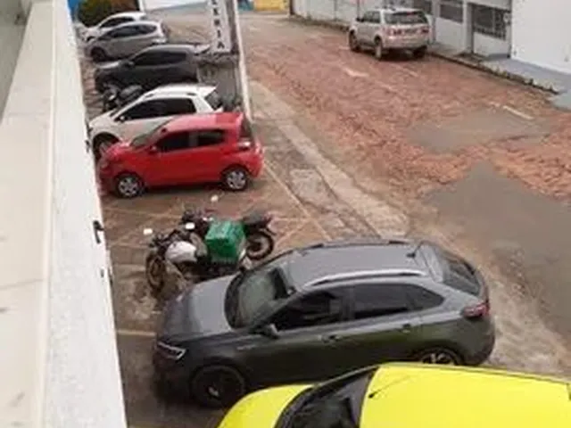 Imagem: O depósito possui 2 Vagas na garagem, 60m² de Área e