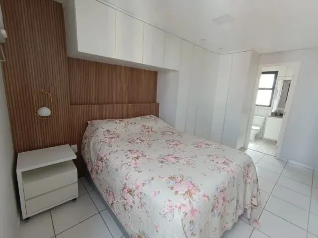 Imagem: O apartamento possui 3 Dormitórios, 1 Suíte, 2 Banheiros,