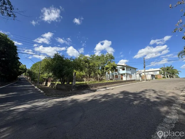 Imagem: AMPLO TERRENO COM CASA 4 DORMITÓRIOS (3