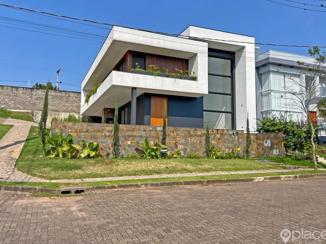 Imagem 6: CASA DE ESQUINA NOVA COM 5 SUÍTES E PISCINA