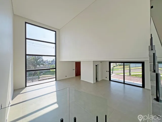 Imagem 14: CASA DE ESQUINA NOVA COM 5 SUÍTES E PISCINA