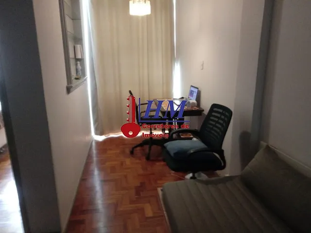 Imagem 13: Quarto e sala amplos, com mais 1 quarto revertido - Rua Barata Ribeiro