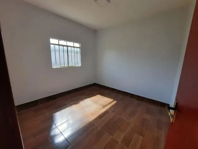 Imagem 4: Excelente Casa 3/4 em Nerópolis!! 383,82 M²