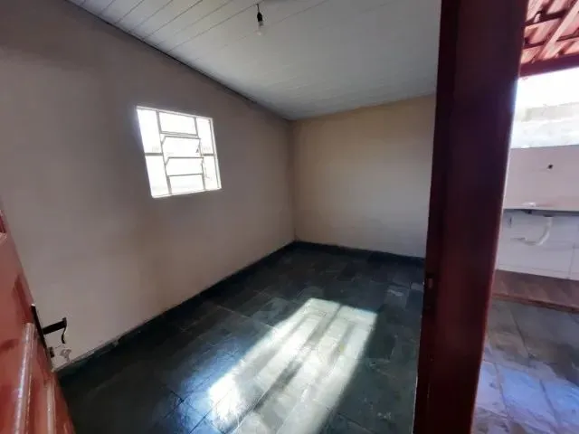 Imagem 5: Excelente Casa 3/4 em Nerópolis!! 383,82 M²