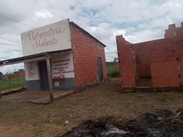 Imagem: Comércio e Casa em Construção