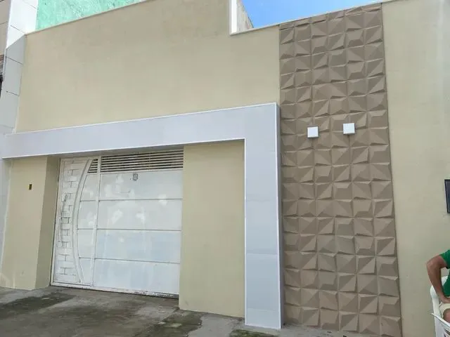 Imagem: Casa em Rua Pública