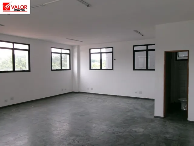 Imagem: Sala Comercial em Cotia, com 2 Banheiros