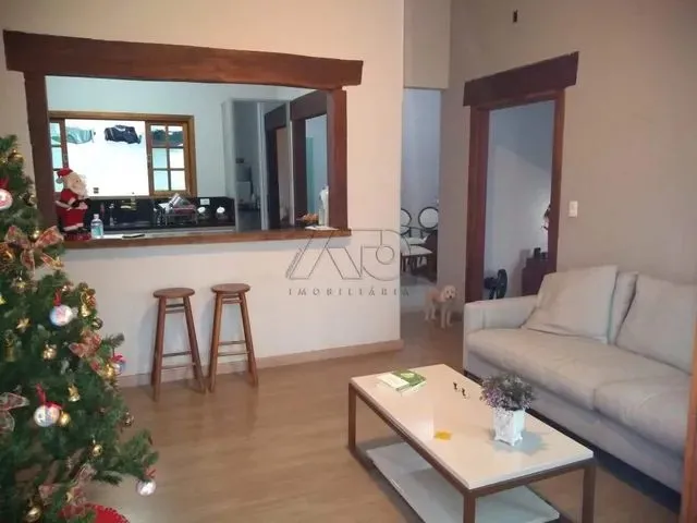 Imagem: Casa À Venda, 3 Quartos, 2 Suítes, 3 Vagas