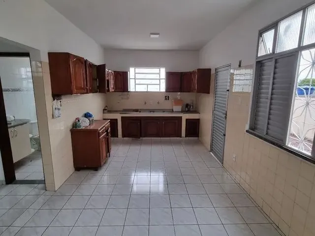 Imagem: Santo Antonio - Alugo Casa 4 Quartos 2 Pisos