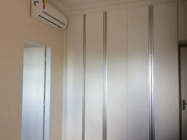 Imagem: O apartamento possui 1 Dormitório, 1 Banheiro, 1 Vaga na