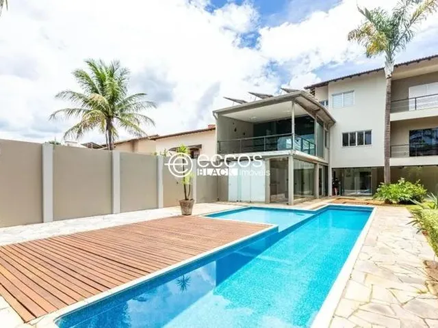 Imagem: Casa para Aluguel, 3 Quartos, 3 Suítes