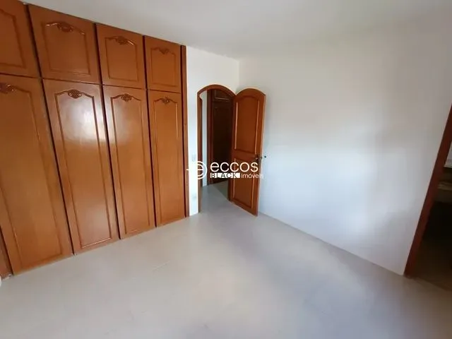 Imagem: Casa para Aluguel, 6 Quartos, 2 Suítes