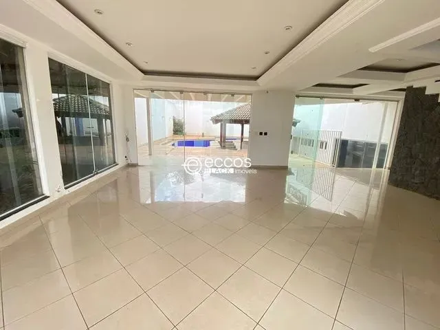 Imagem: Casa para Aluguel, 5 Quartos, 4 Suítes